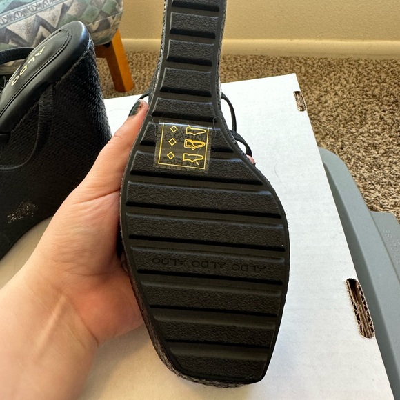 Black Wedges - Picture 4 of 6